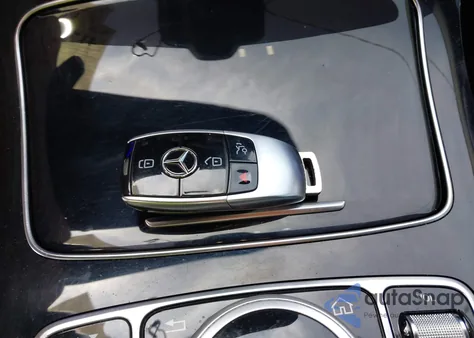 2018 Mercedes-Benz E 400 4Matic z USA, uszkodzony, nr VIN WDD1J6GBXJF013855